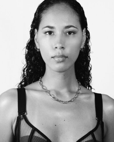 MARIANA-WOMAN-MODEL-FREELANCEMODELAGENCY-1-BN