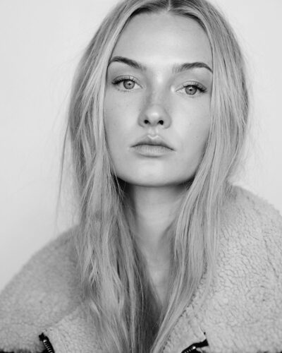 SANTA-WOMAN-MODEL-FREELANCEMODELAGENCY-17-BN